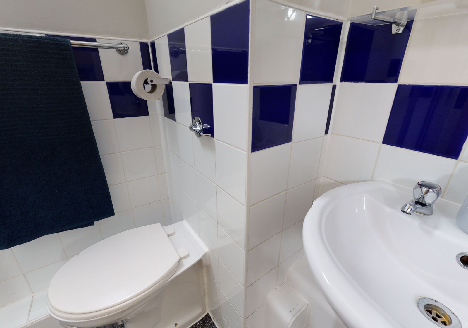  Silver En-Suite Deluxe  -  iQ Arkwright House  - Gallery -  2