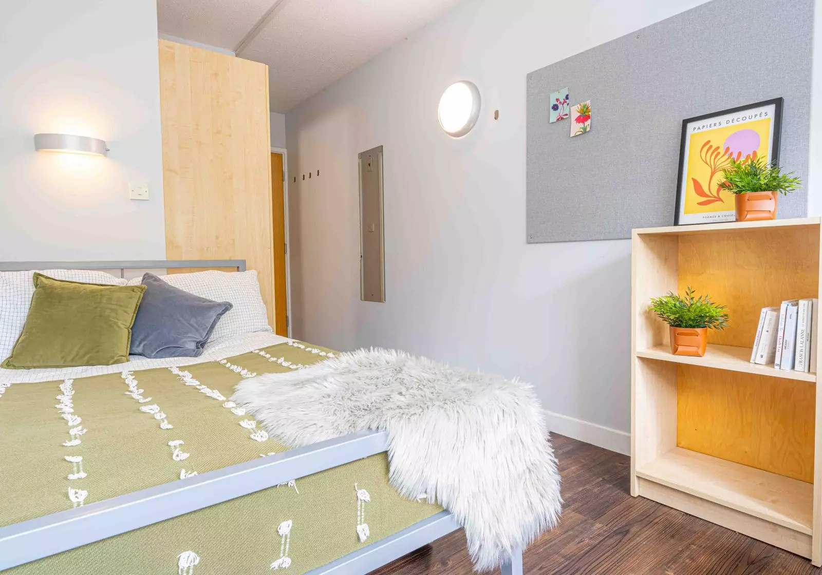  Silver En-Suite Premium  -  iQ Arkwright House  - Gallery -  5