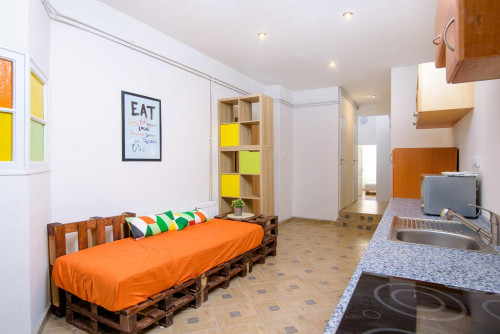 Welcoming double bedroom in Karlín