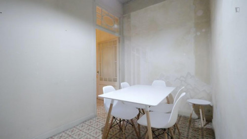 Double bedroom, with balcony, in 5-bedroom apartment  - Gallery -  5