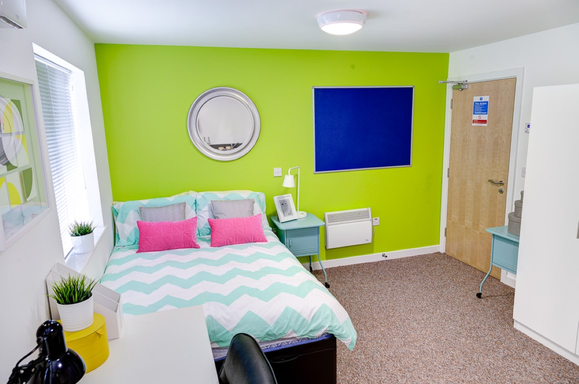 Premium Studio - Double Bed - 4