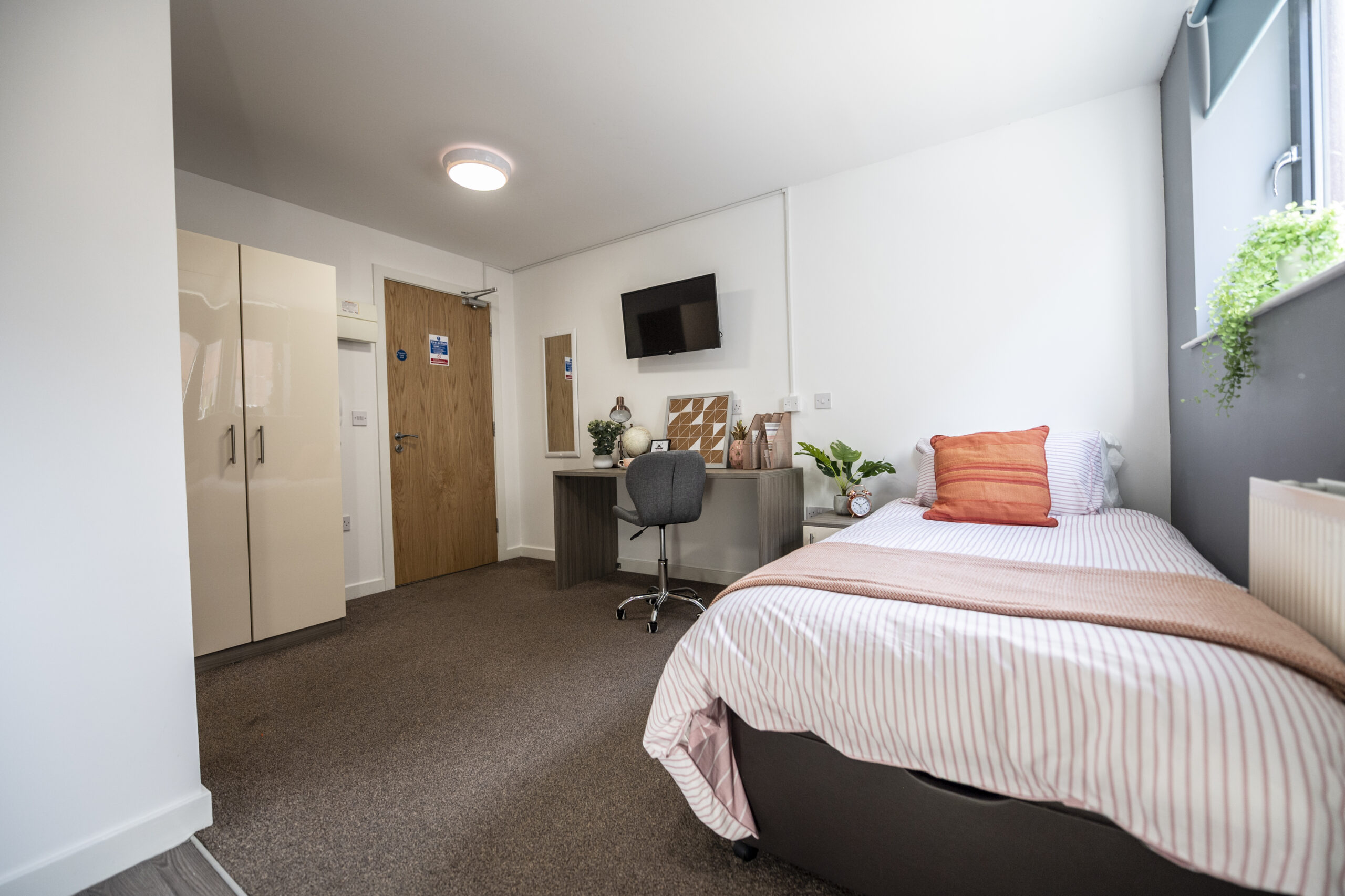 PLUS Classic Studio - All Saints House - Gallery - 10