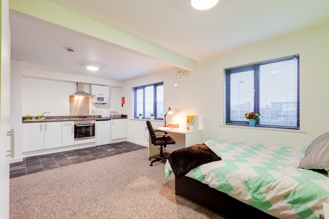 PLUS Superior Studio - All Saints House - Gallery - 2