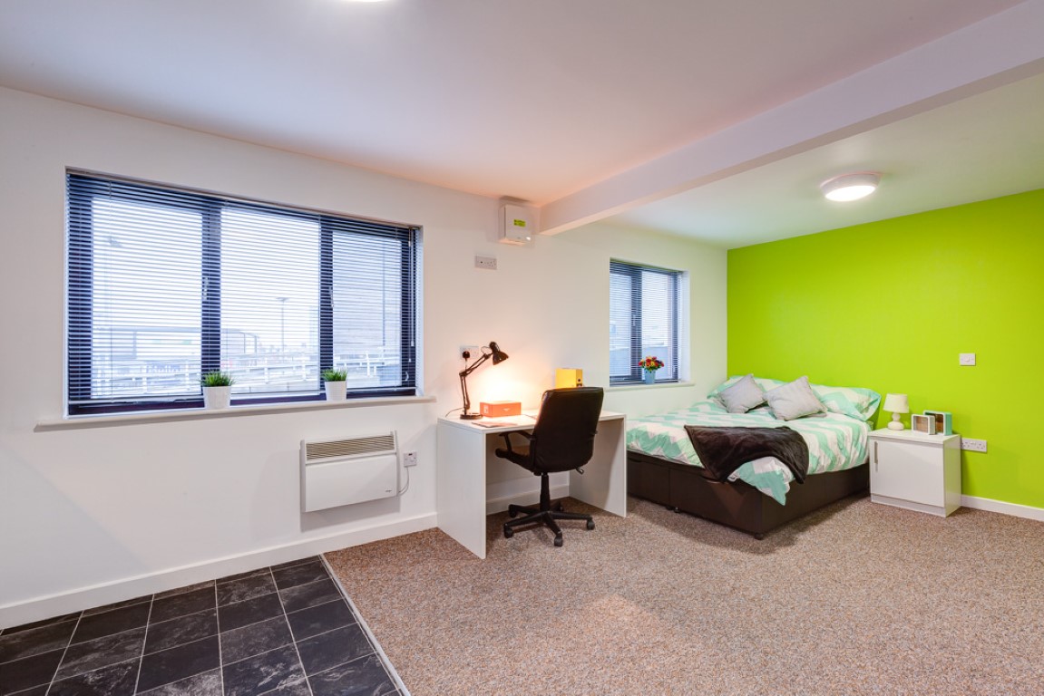 PLUS Superior Studio - All Saints House - Gallery - 1