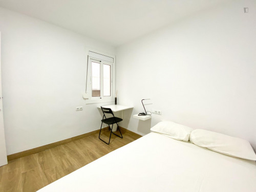Doble room near UB Business School