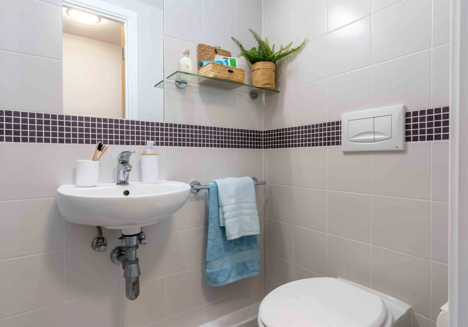  Bronze En-Suite  -  iQ Magenta House  - Gallery -  4
