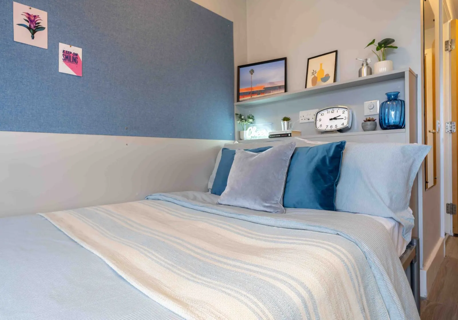  Bronze En-Suite  -  iQ Magenta House  - Gallery -  1