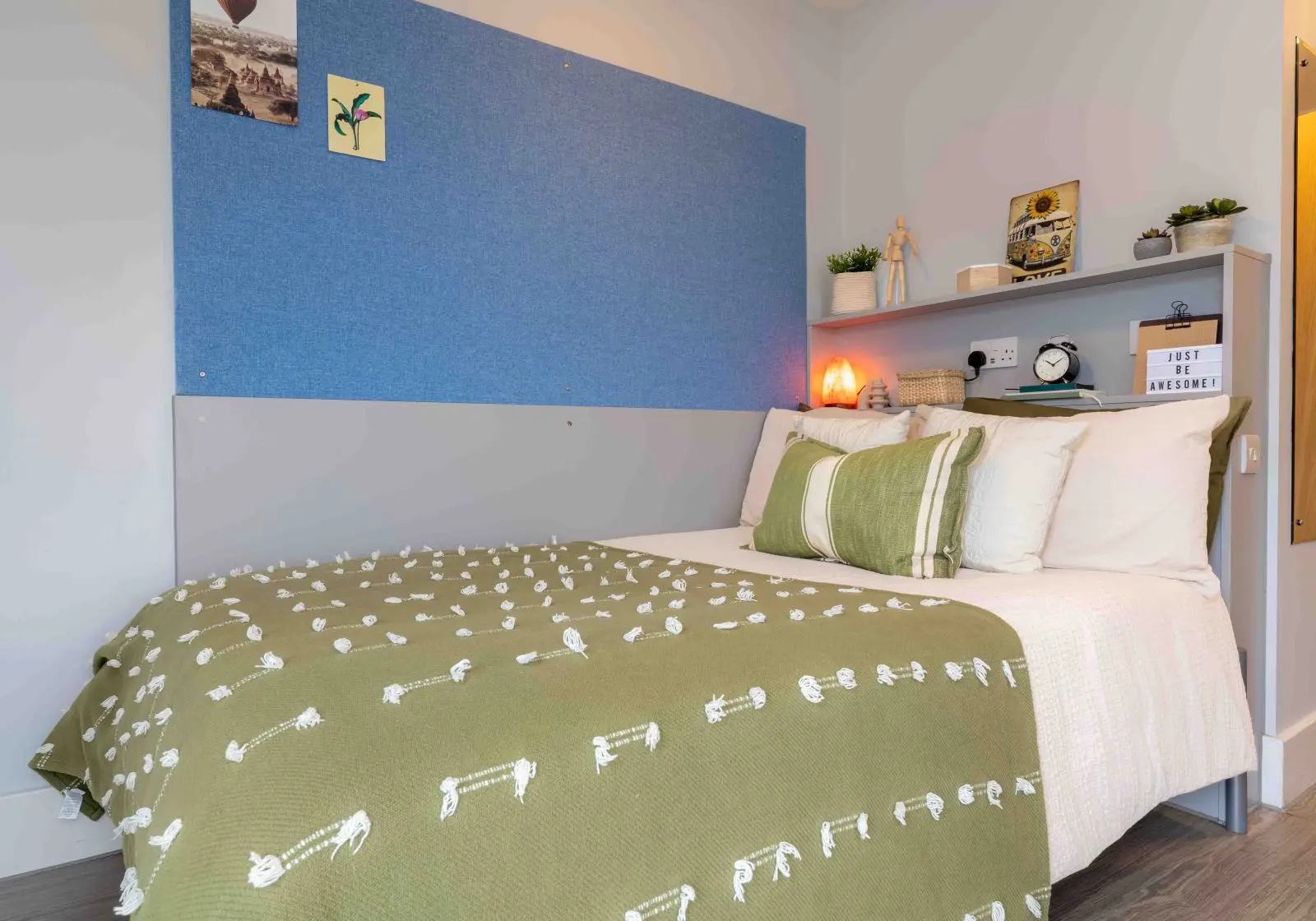  Silver En-Suite  -  iQ Magenta House  - Gallery -  6
