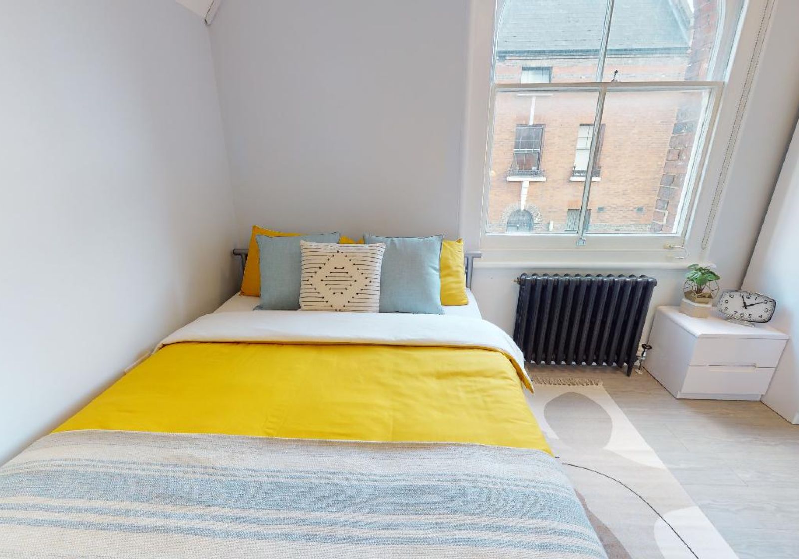 Gatehouse Gold En-Suite - iQ Tufnell House - Gallery - 1