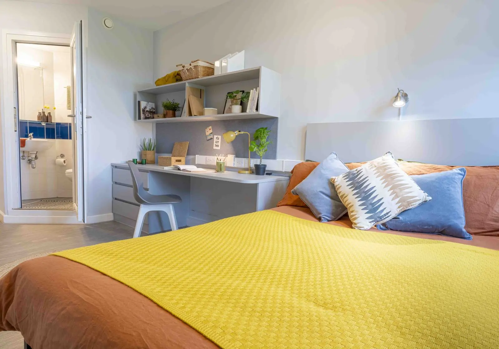 Bronze En-Suite - iQ Tufnell House - Gallery - 1