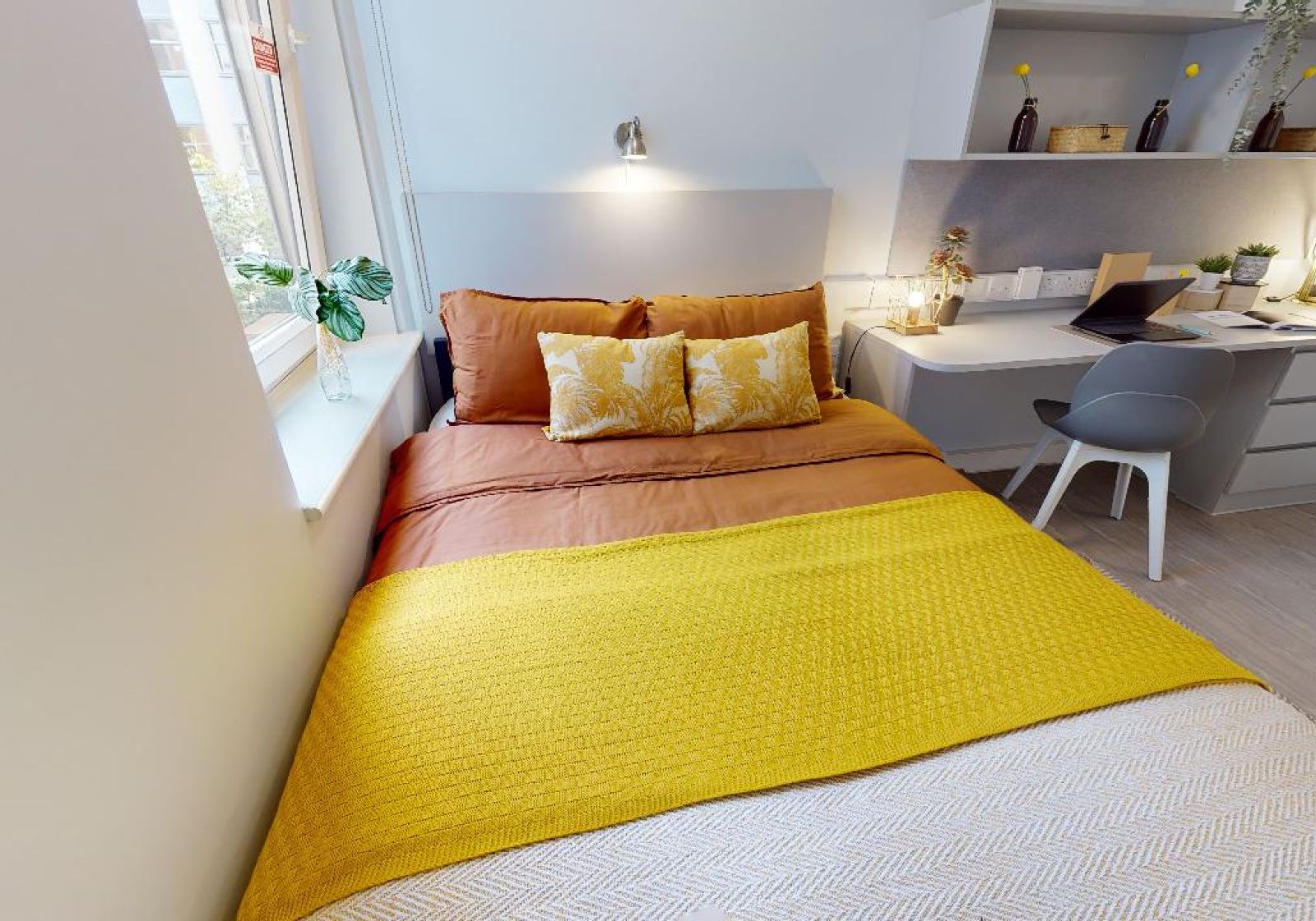 Silver En-Suite Plus - iQ Tufnell House - Gallery - 3