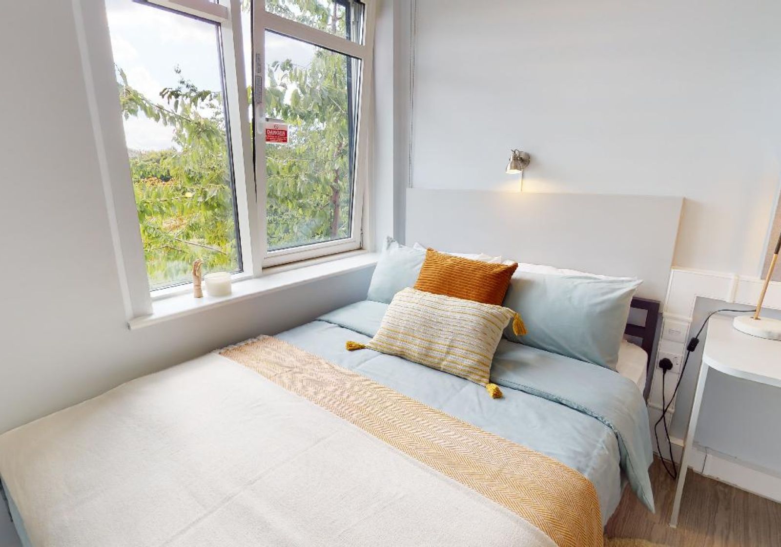 Bronze En-Suite Plus - iQ Tufnell House - Gallery - 1