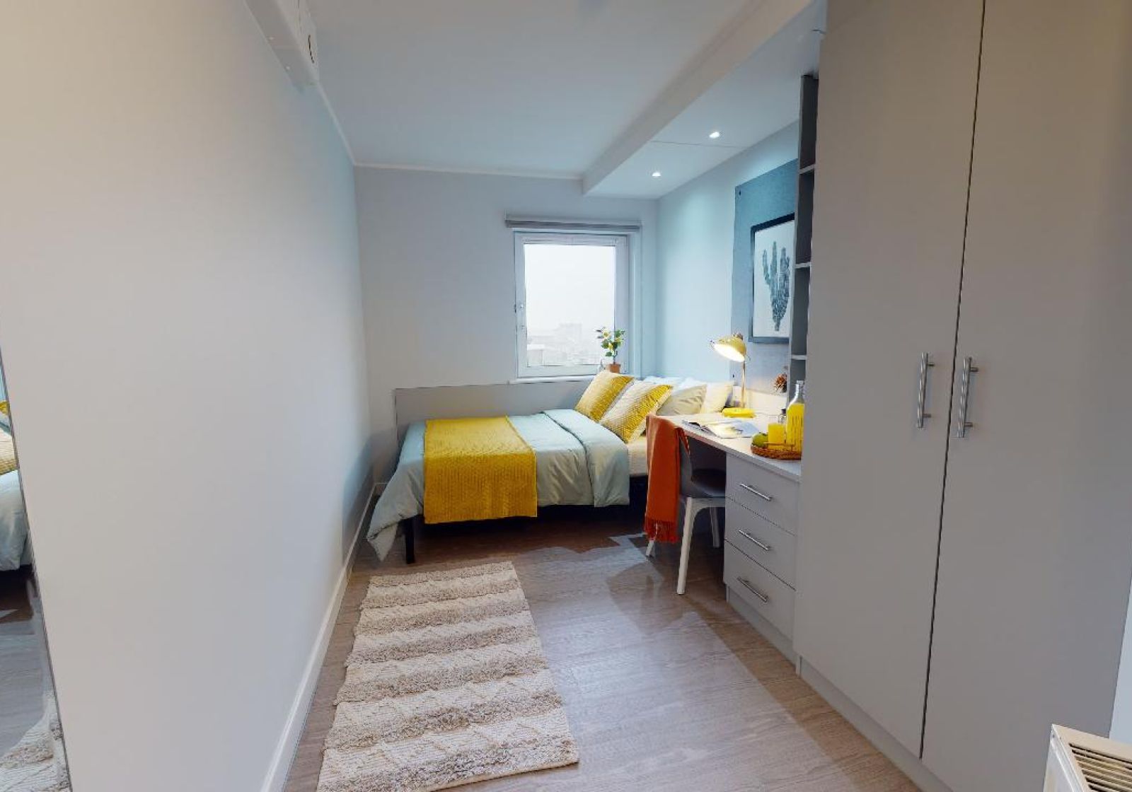  Silver En-Suite  -  iQ Broderick House  - Gallery -  1