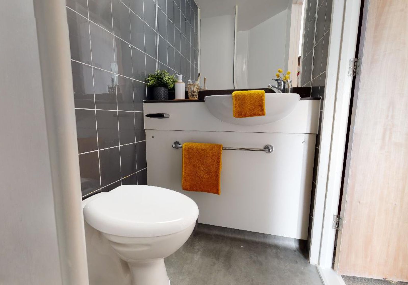  Platinum En-Suite  -  iQ Broderick House  - Gallery -  4
