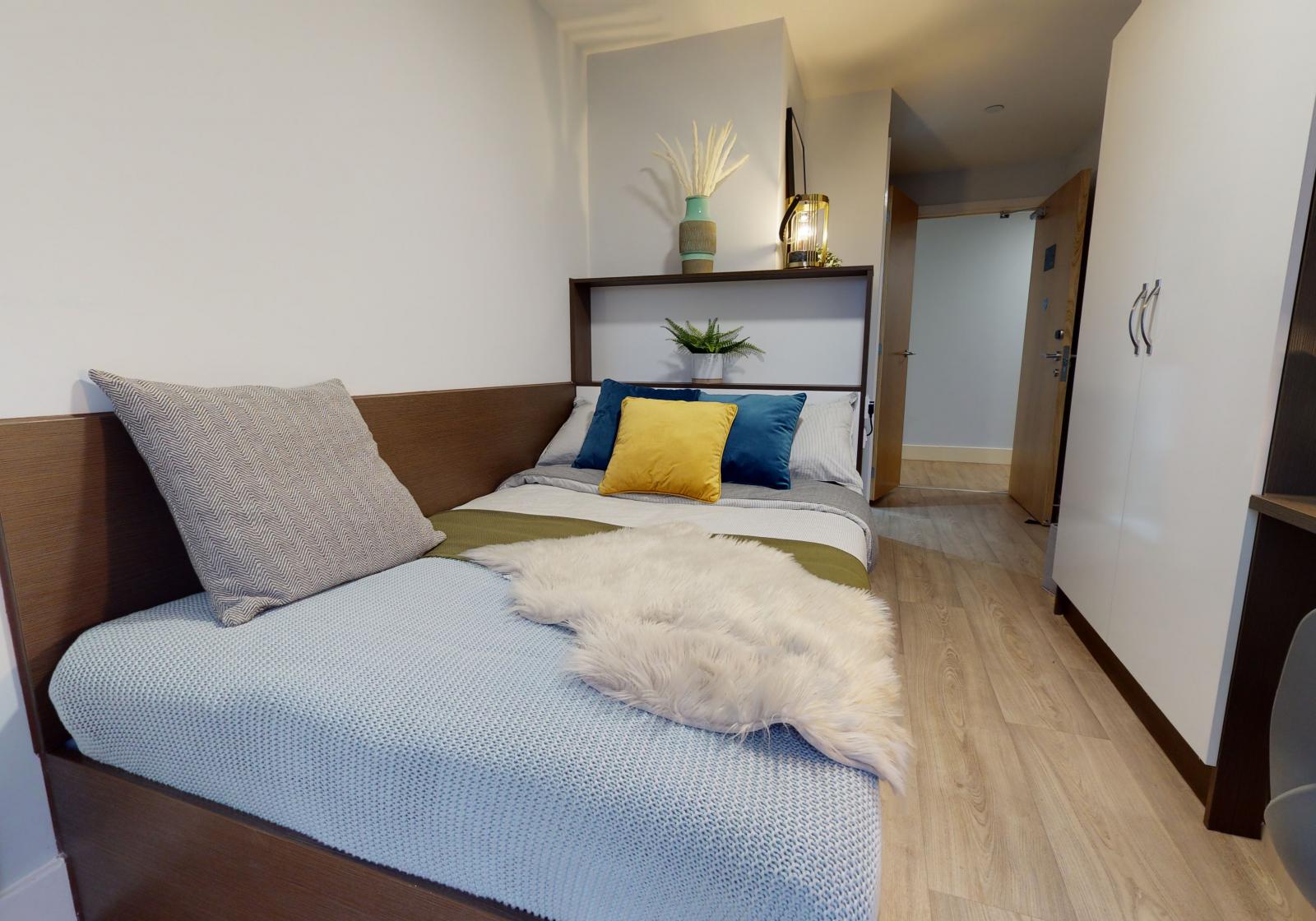  Platinum En-Suite Premium  -  iQ Penworks House  - Gallery -  6