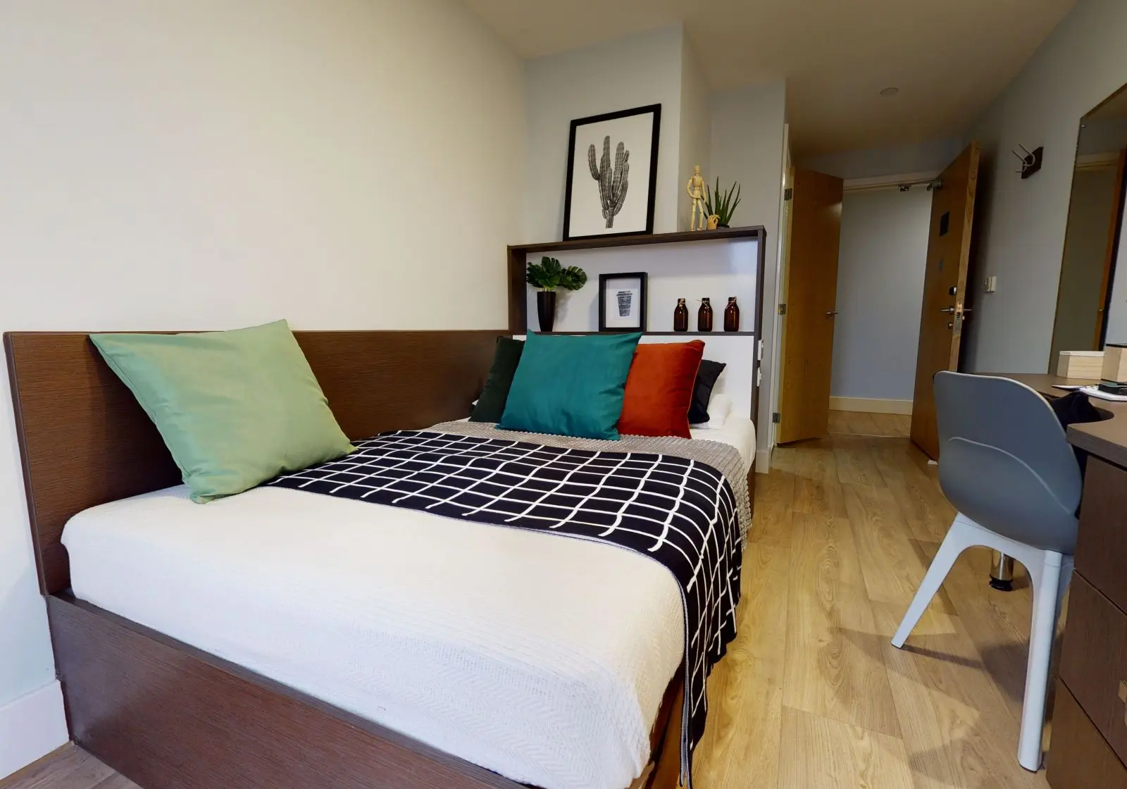  Gold En-Suite Plus  -  iQ Penworks House  - Gallery -  1