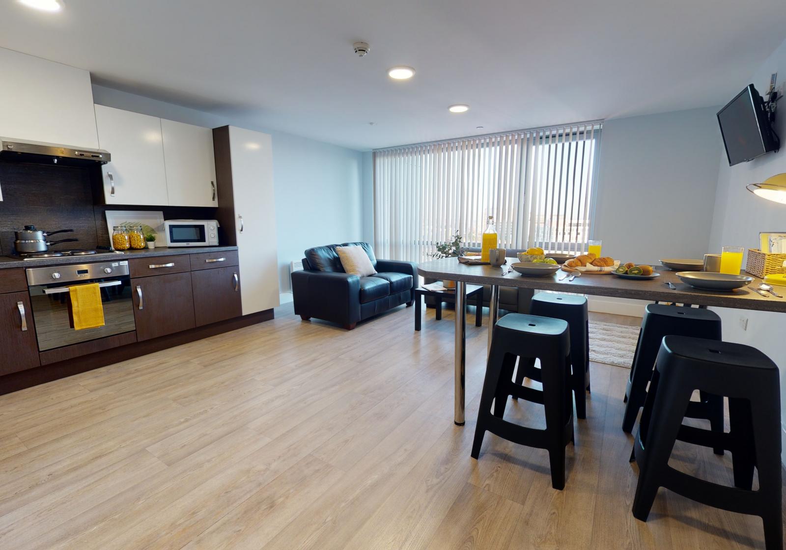  Silver En-Suite Plus  -  iQ Penworks House  - Gallery -  3