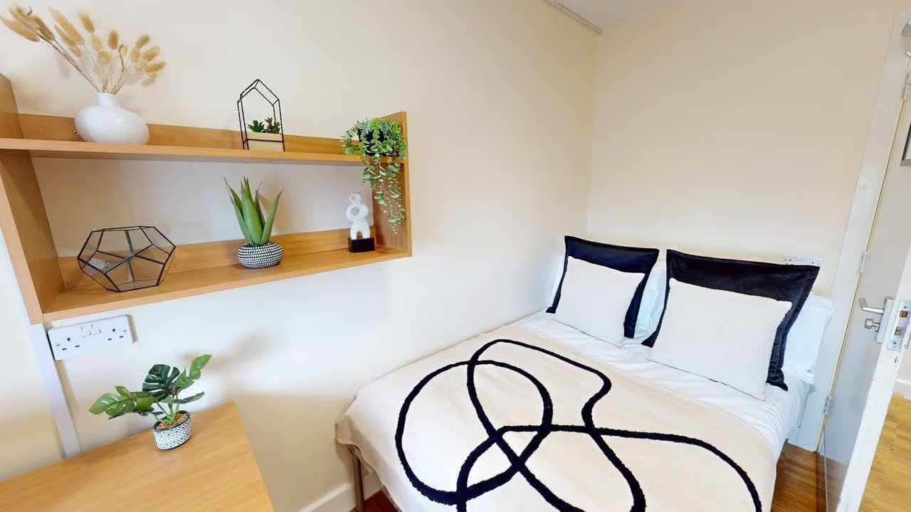 Bronze Non En-Suite - 10