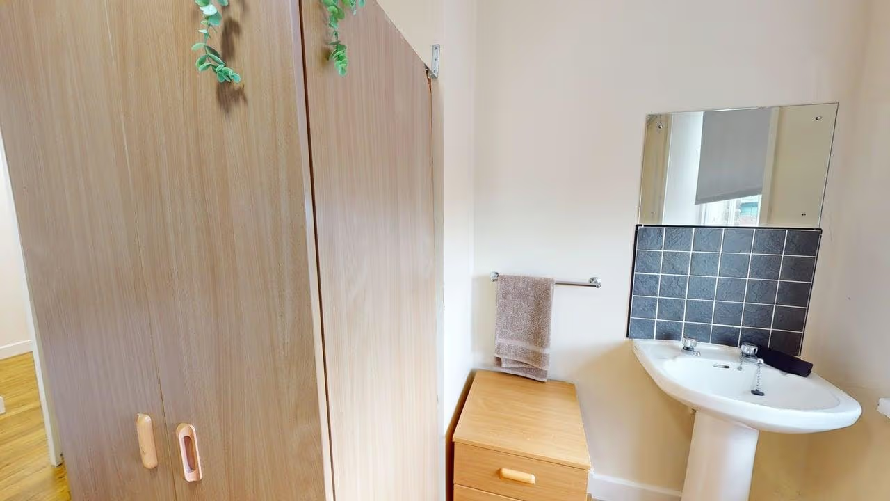 Bronze Non En-Suite - 15