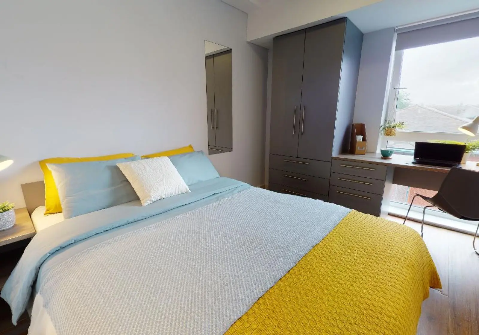 Silver En-Suite - iQ Collingwood - Gallery - 5