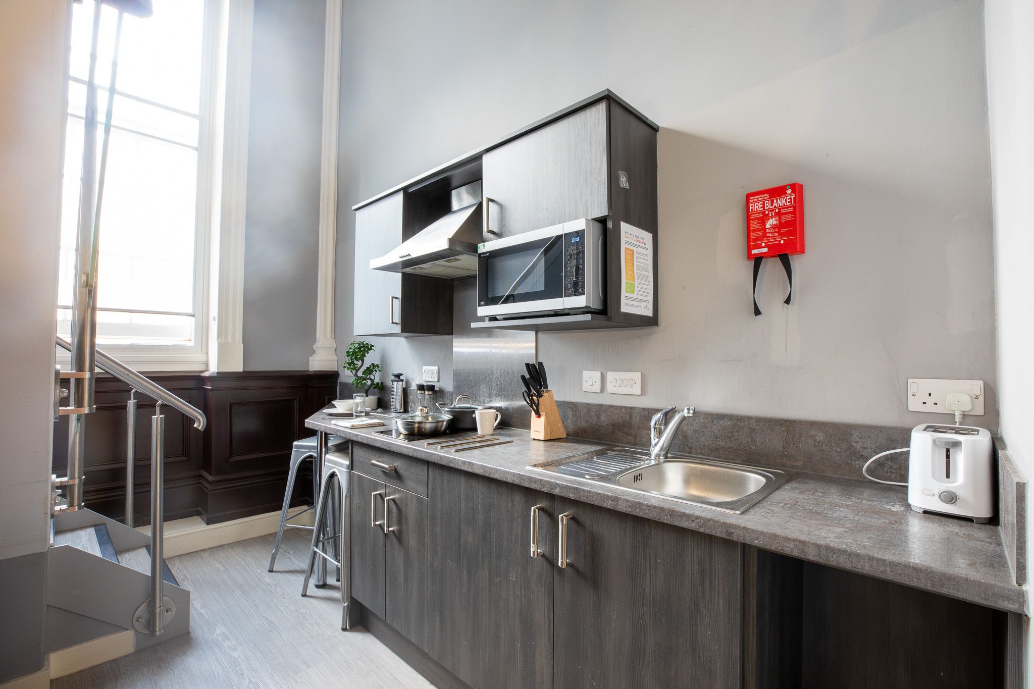  Bronze Mezzanine Apartment  -  Collegiate Plummer House  - Gallery -  2