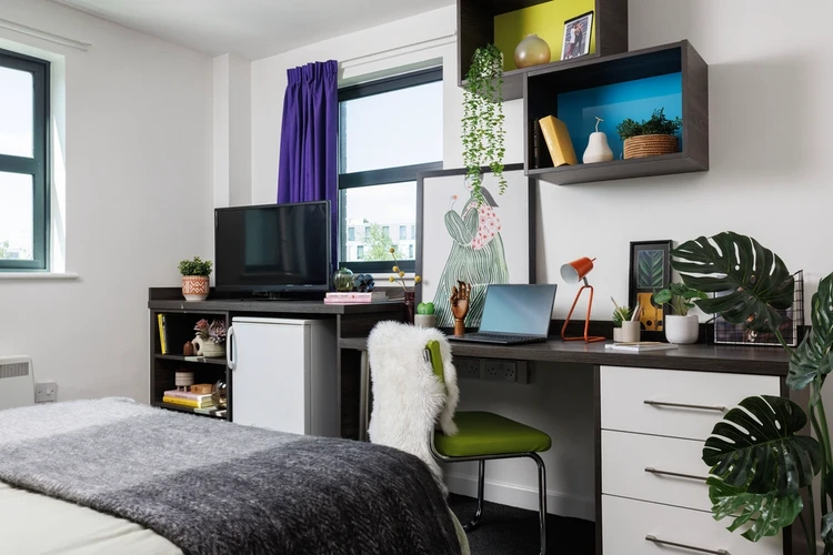 Double Wheelchair Accessible En-Suite - Quay Point - Gallery - 2
