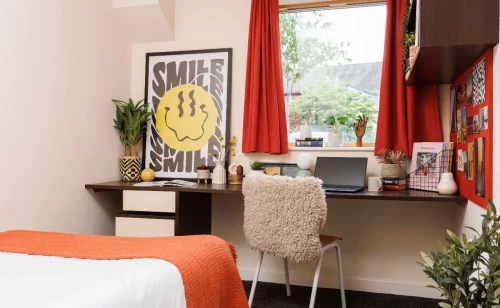  Medium High Double En-Suite: Three Bedroom Flat  -  Byron Central  - Gallery -  1