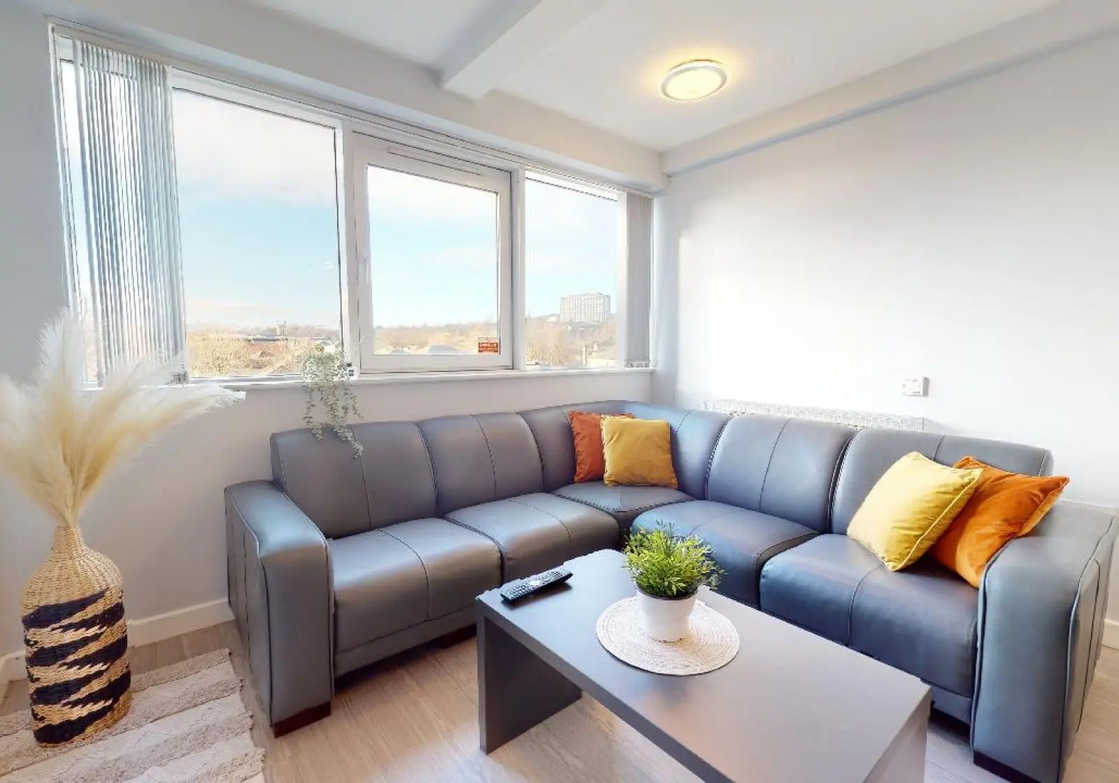 Bronze En-Suite Plus - iQ Fenton House - Gallery - 6