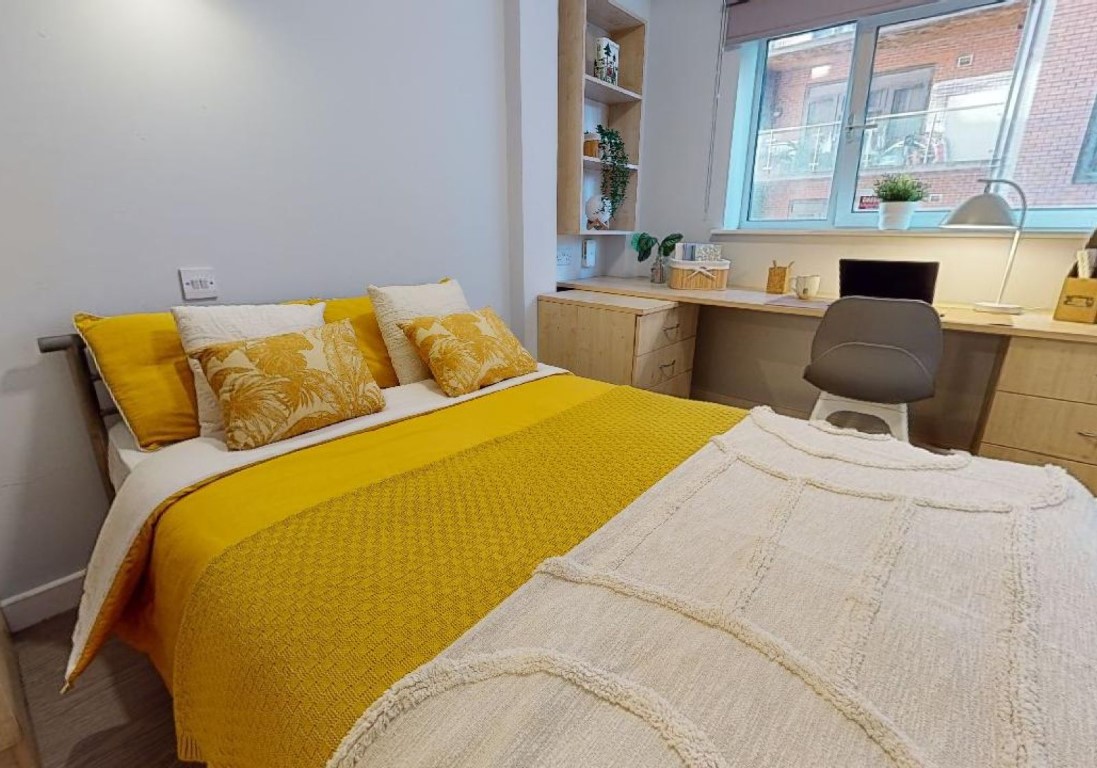 Bronze En-Suite - iQ Fenton House - Gallery - 4