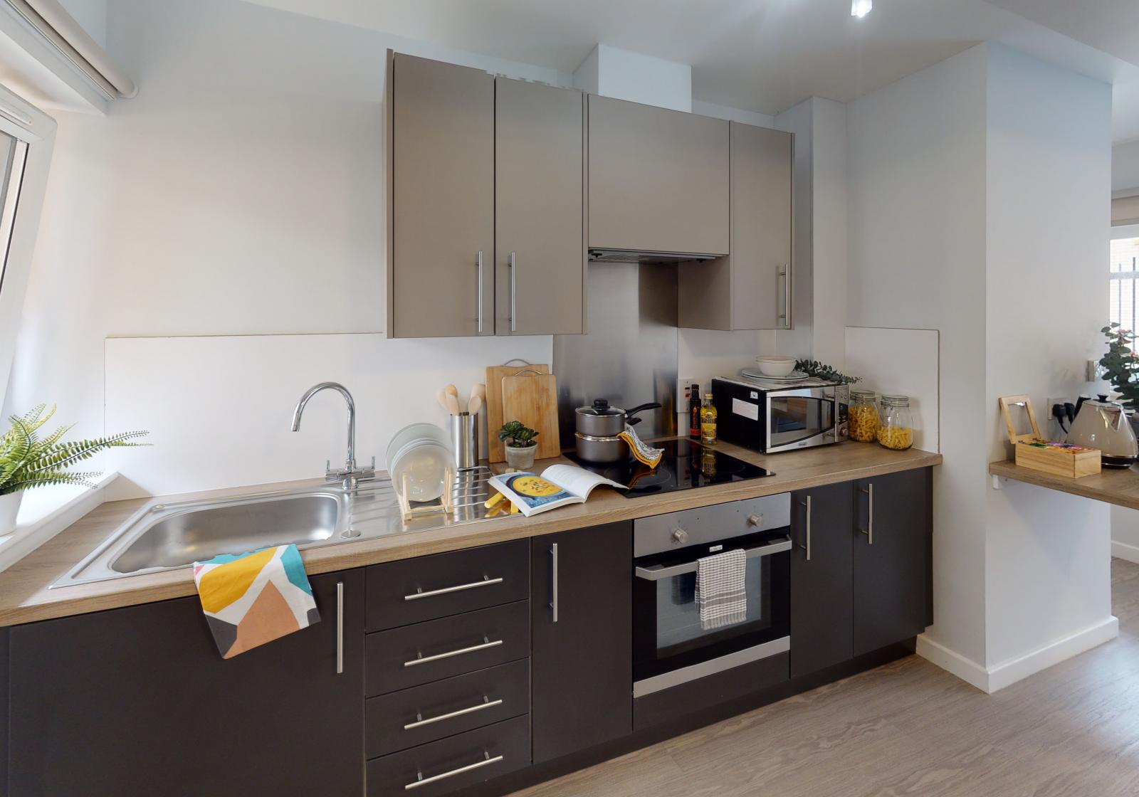 Copper En-Suite Plus - iQ Fenton House - Gallery - 7