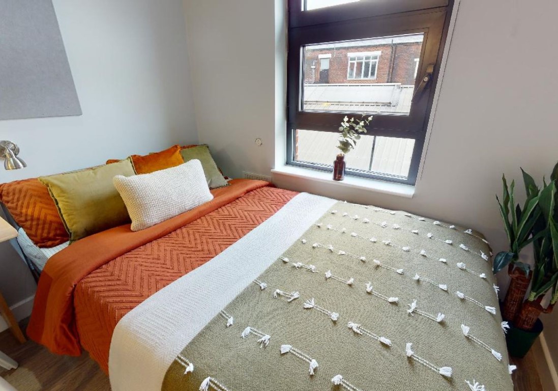 Bronze En-Suite - iQ Steel - Gallery - 1