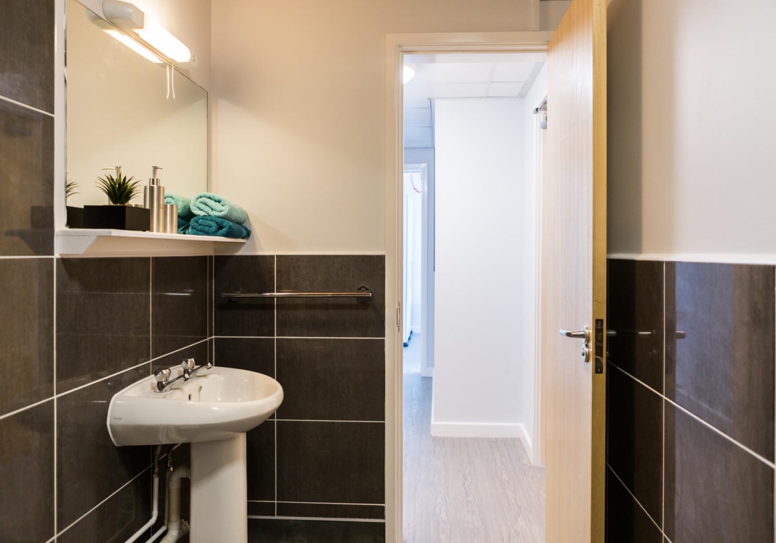  Penthouse 1 Bed Plus  -  iQ Kerria Apartments  - Gallery -  2