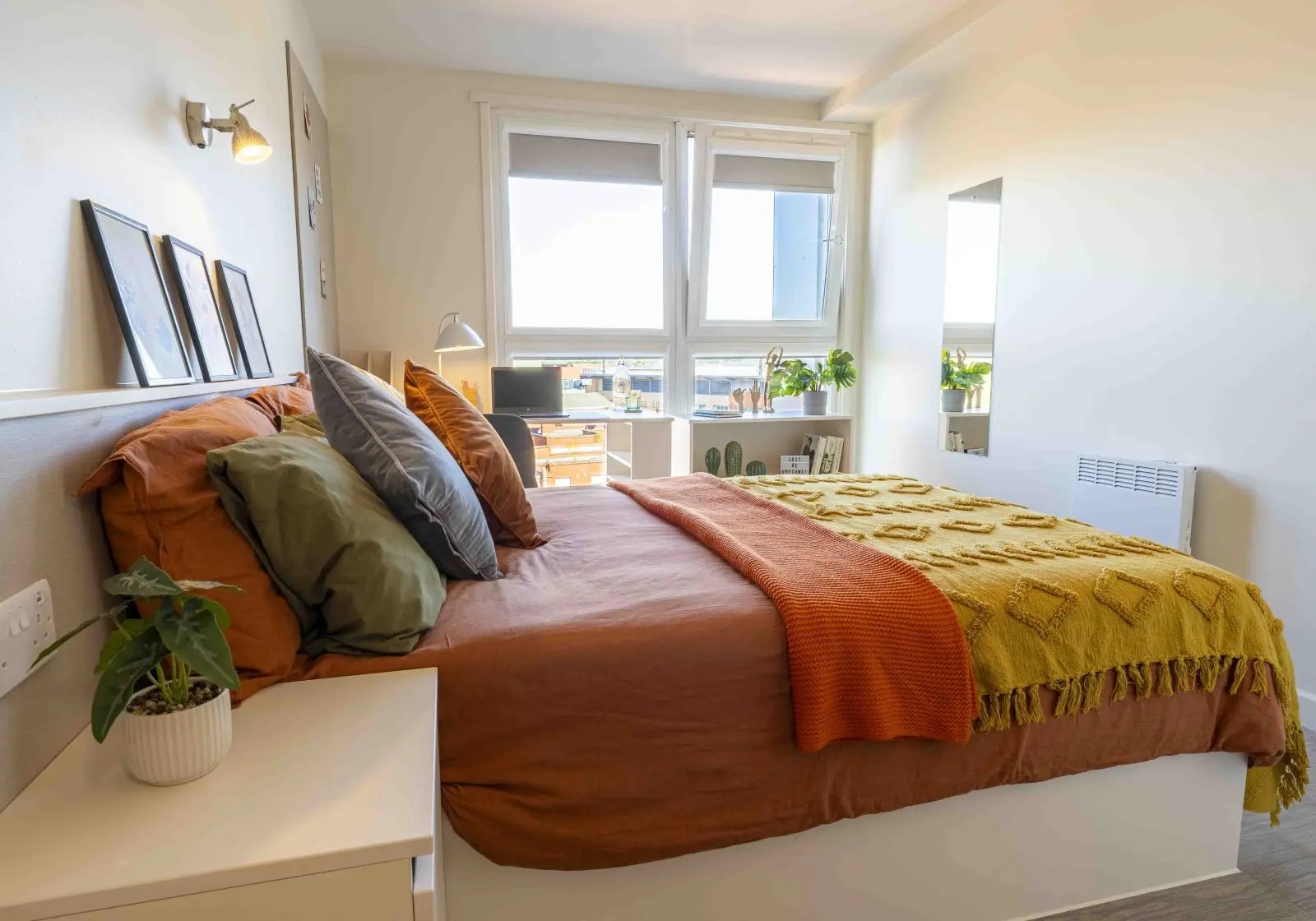 Platinum 2 Bed - iQ Kerria Apartments - Gallery - 2