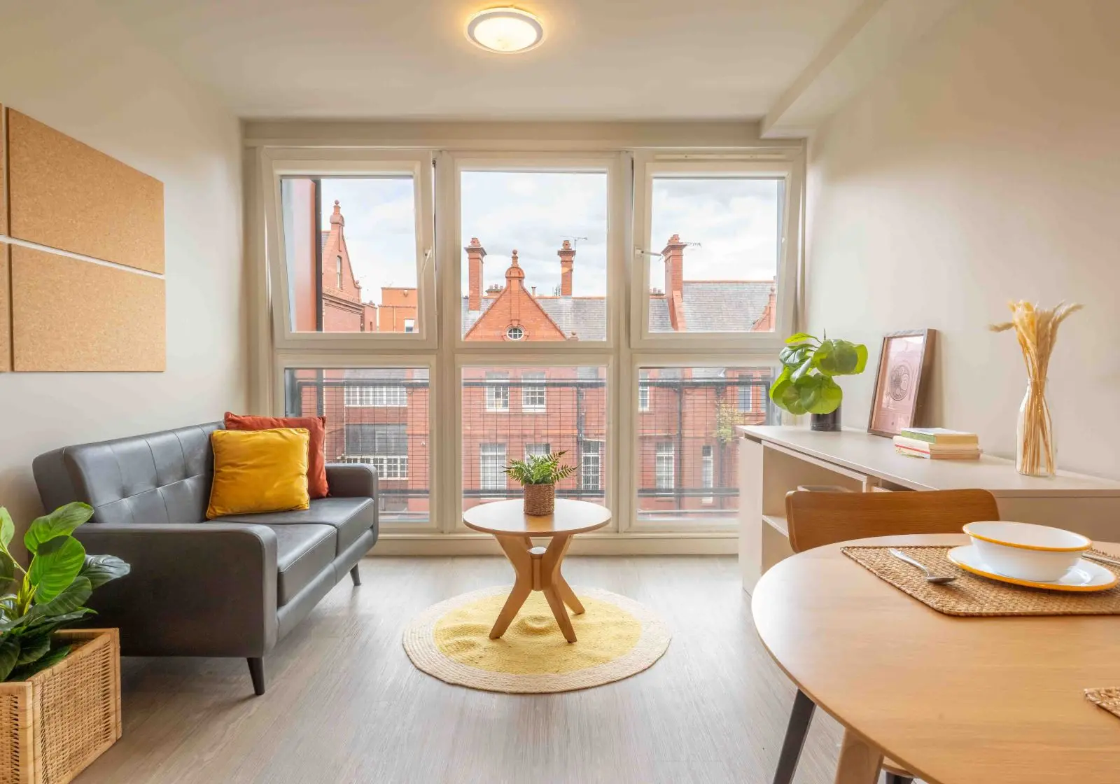 Silver 1 Bed Plus - iQ Kerria Apartments - Gallery - 2