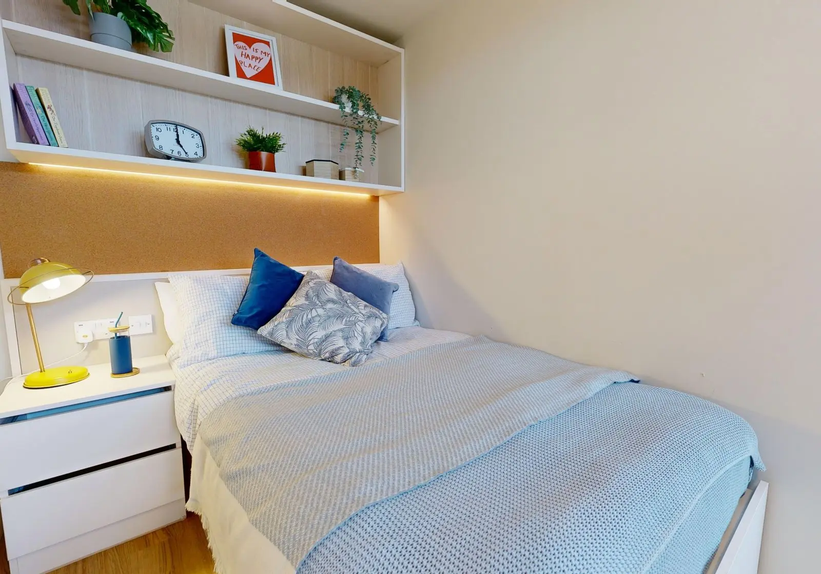  Silver Studio Plus  -  iQ Bristol  - Gallery -  1