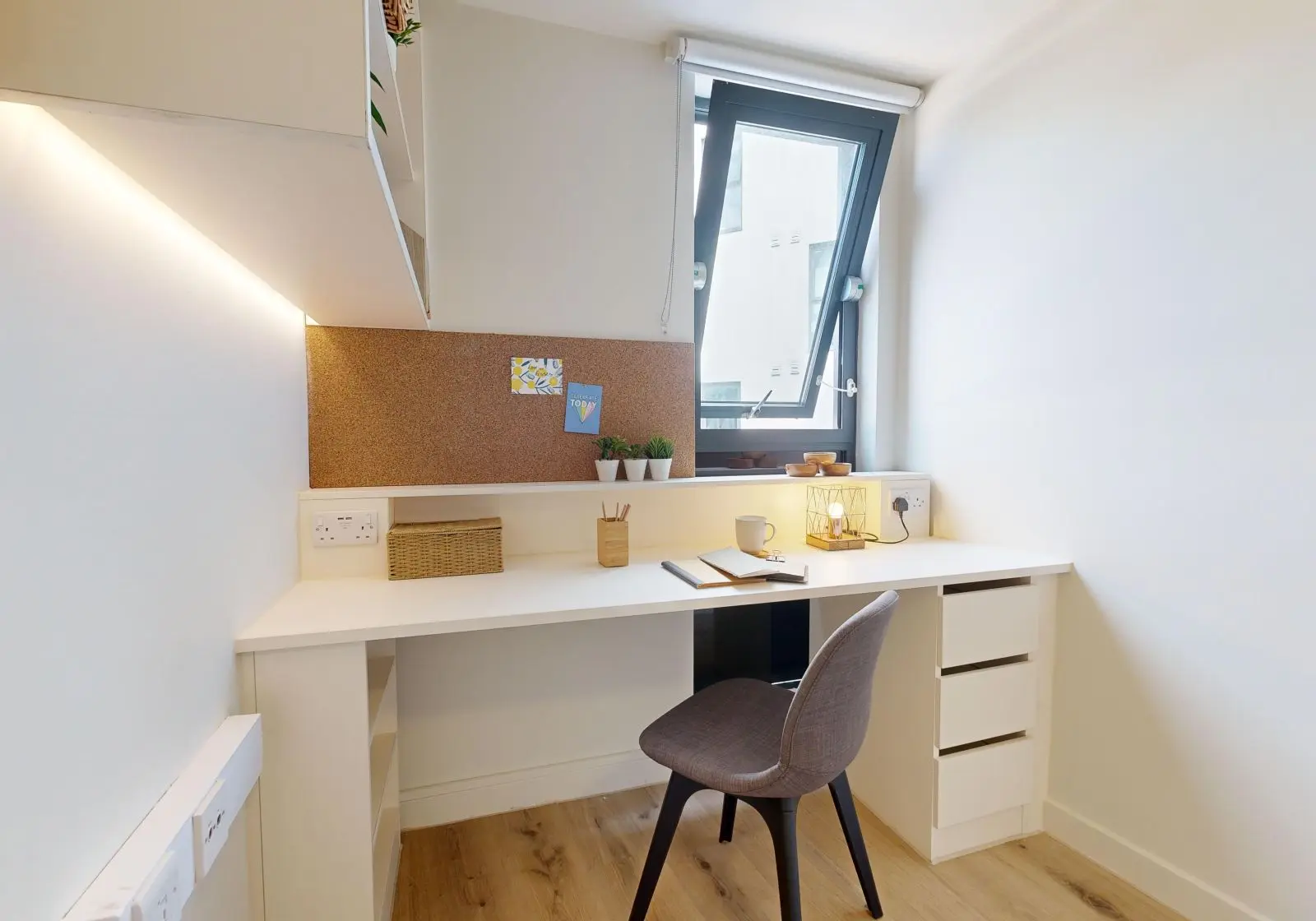  Silver En-Suite Plus  -  iQ Bristol  - Gallery -  4