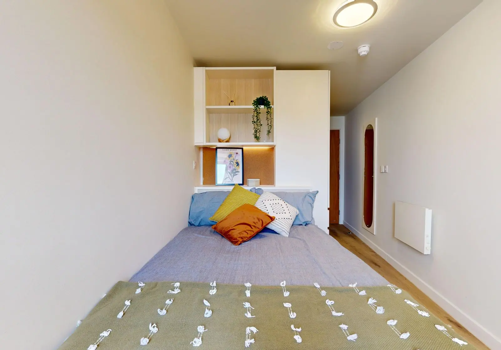  Silver En-Suite Plus  -  iQ Bristol  - Gallery -  2