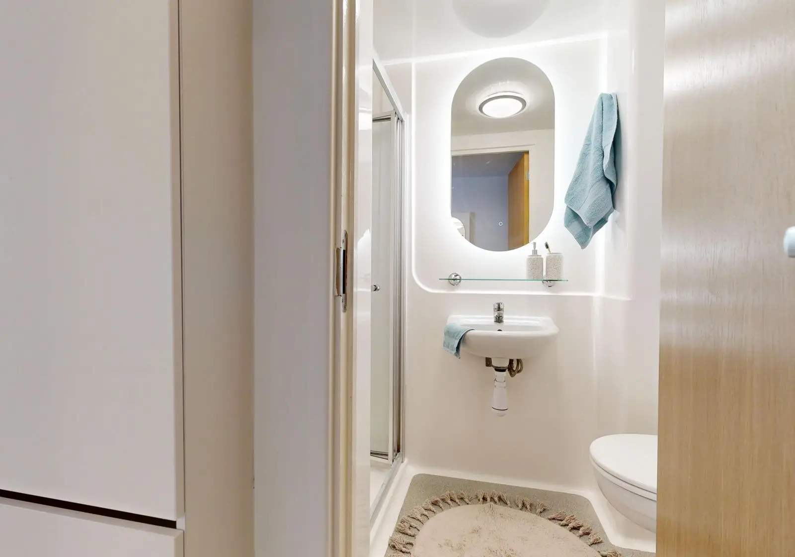  Silver En-Suite Plus  -  iQ Bristol  - Gallery -  5