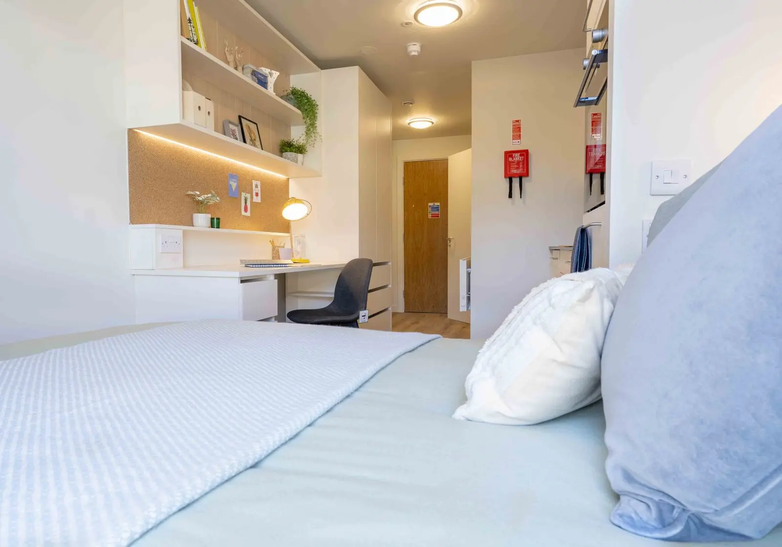  Bronze Studio Plus  -  iQ Bristol  - Gallery -  2