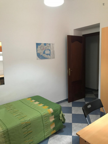 Single bedroom, with private bathroom, in 3-bedroom house