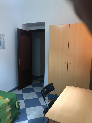 Single bedroom, with private bathroom, in 3-bedroom house
