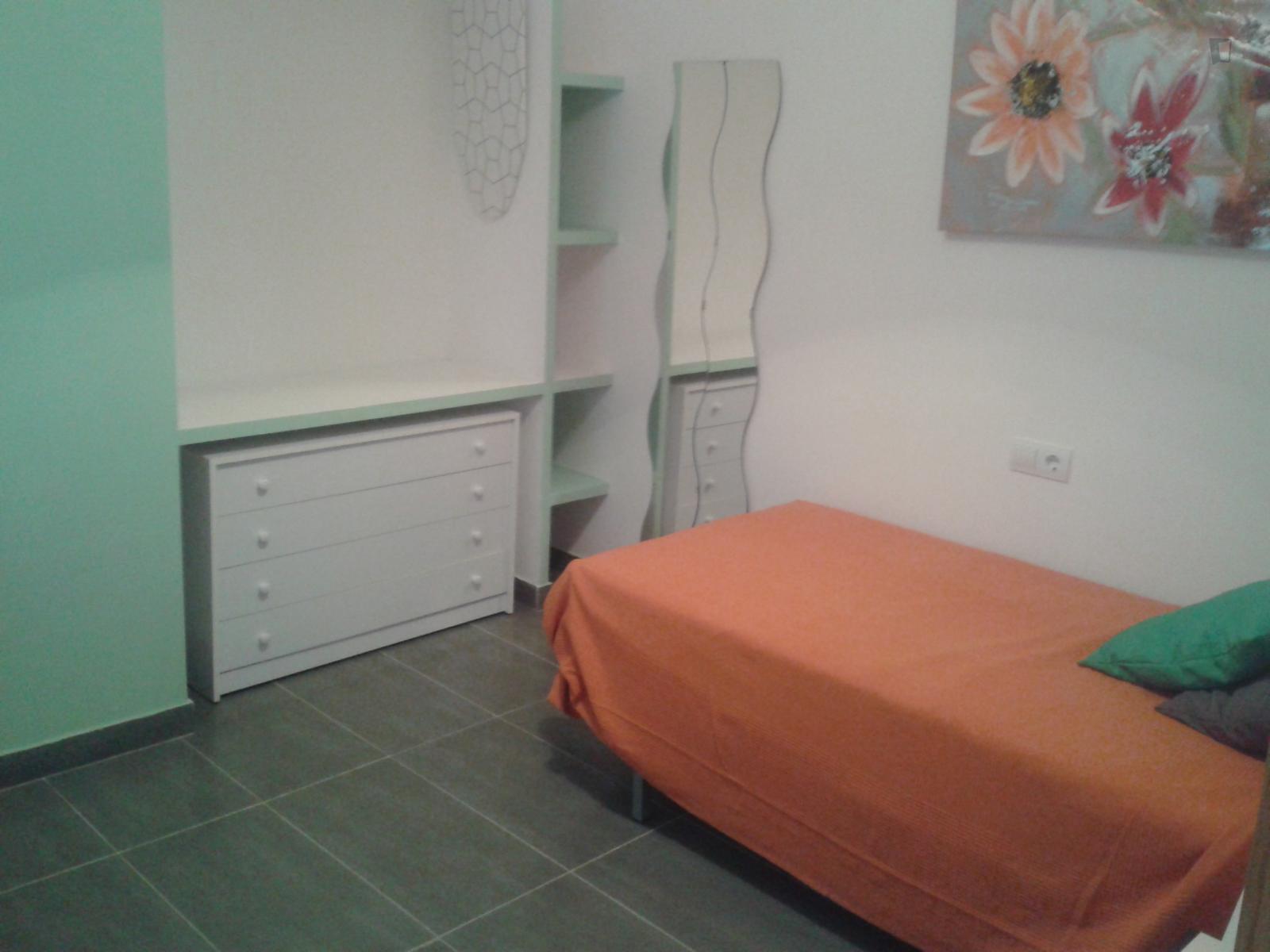 Friendly Single Bedroom Close To Universidad De Cádiz - 1