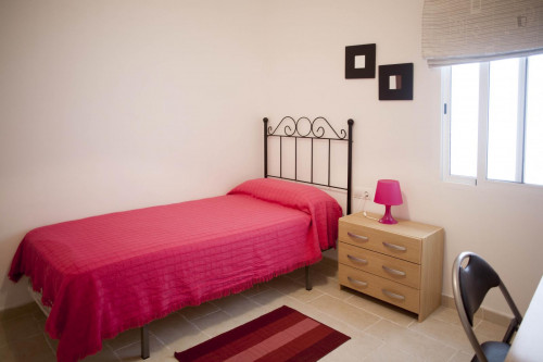 Lovely single bedroom in walking distance from Universidad de Cádiz