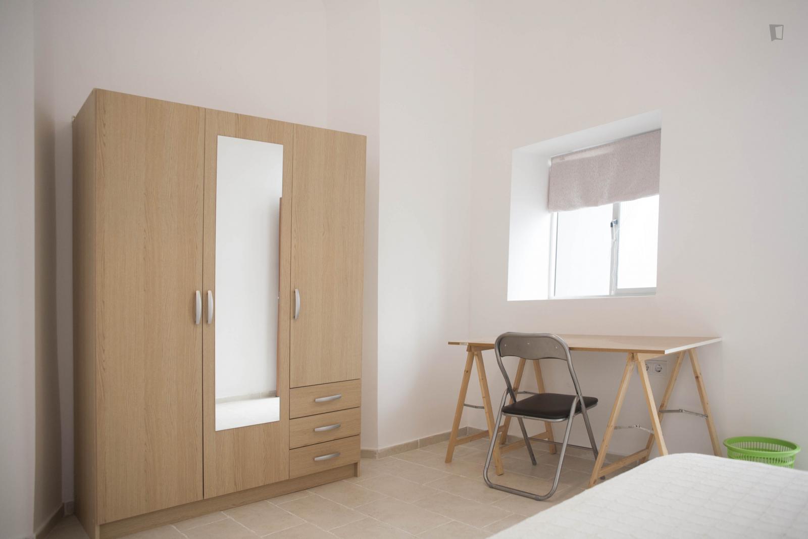 Charming Single Bedroom Minutes Walking From Universidad De Cádiz - 1