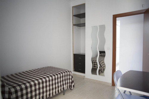 Marvelous single bedroom minutes walking to Universidad de Cádiz