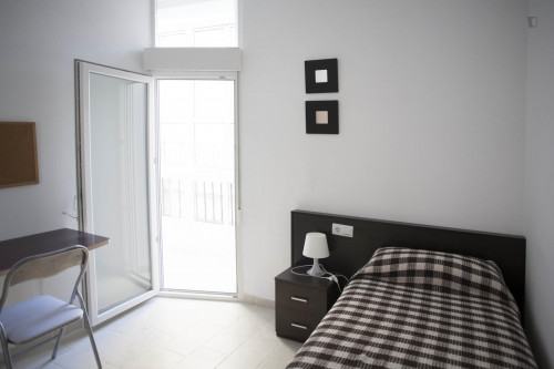 Marvelous single bedroom minutes walking to Universidad de Cádiz