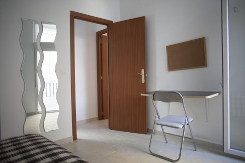 Marvelous single bedroom minutes walking to Universidad de Cádiz