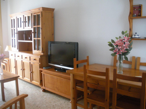 Nice single bedroom in a two bedroom apartment. - Gallery - 21