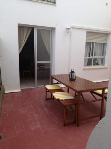 Nice single bedroom in a two bedroom apartment. - Gallery - 34