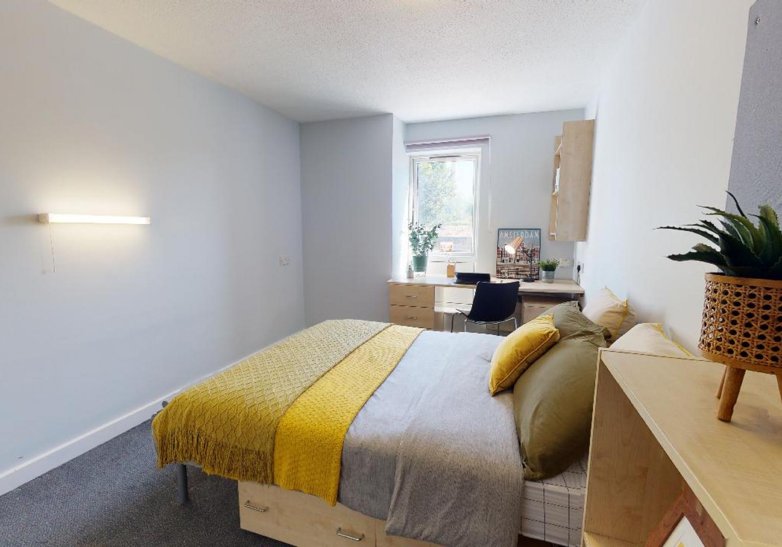  Bronze En-Suite  -  iQ Fiveways House  - Gallery -  1